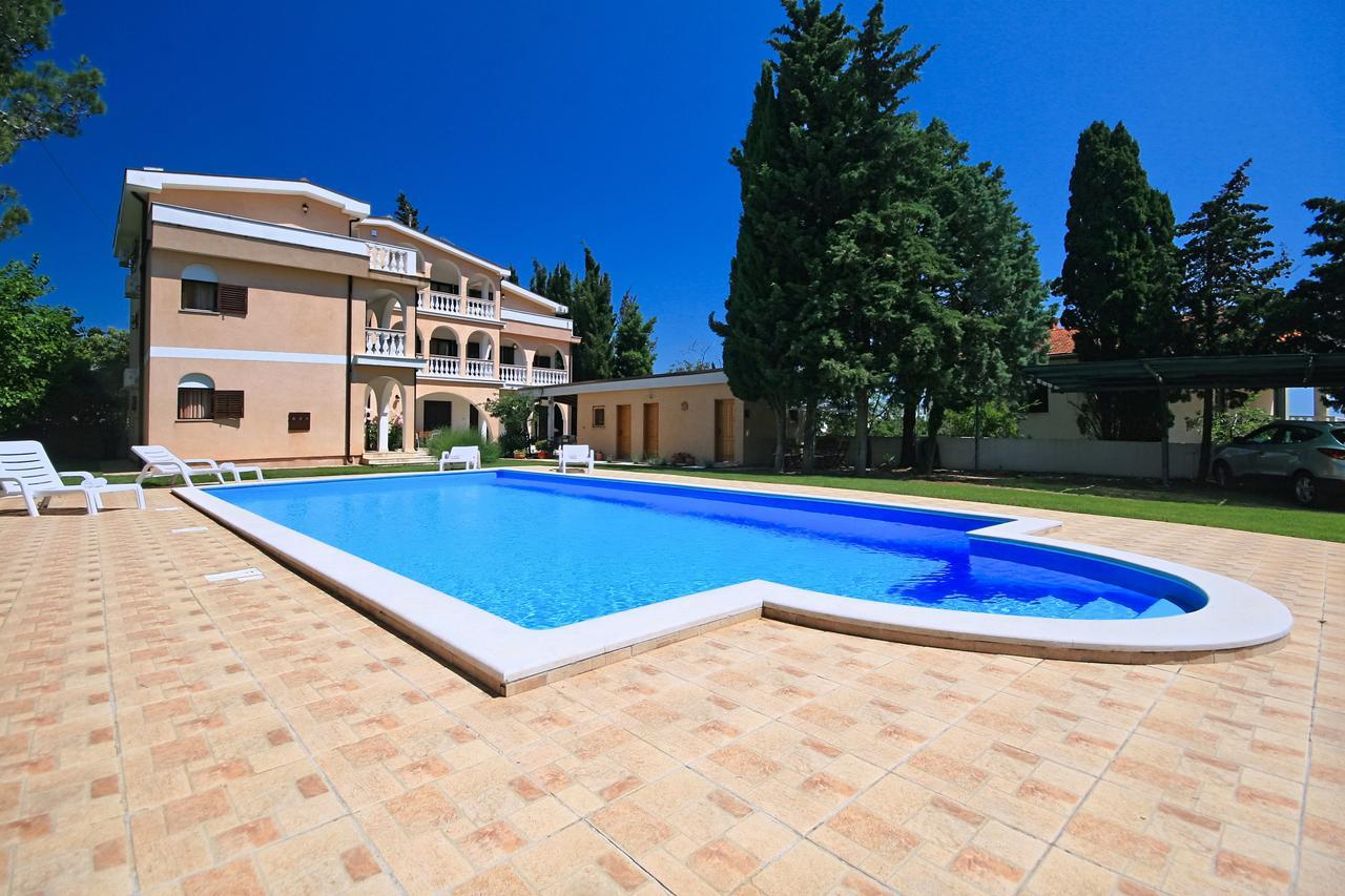 Sun Palace Residence Premantura Exteriér fotografie