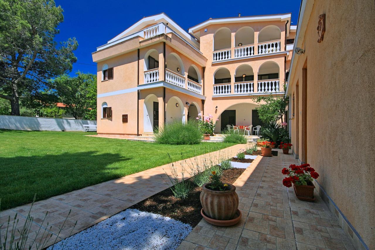 Sun Palace Residence Premantura Exteriér fotografie