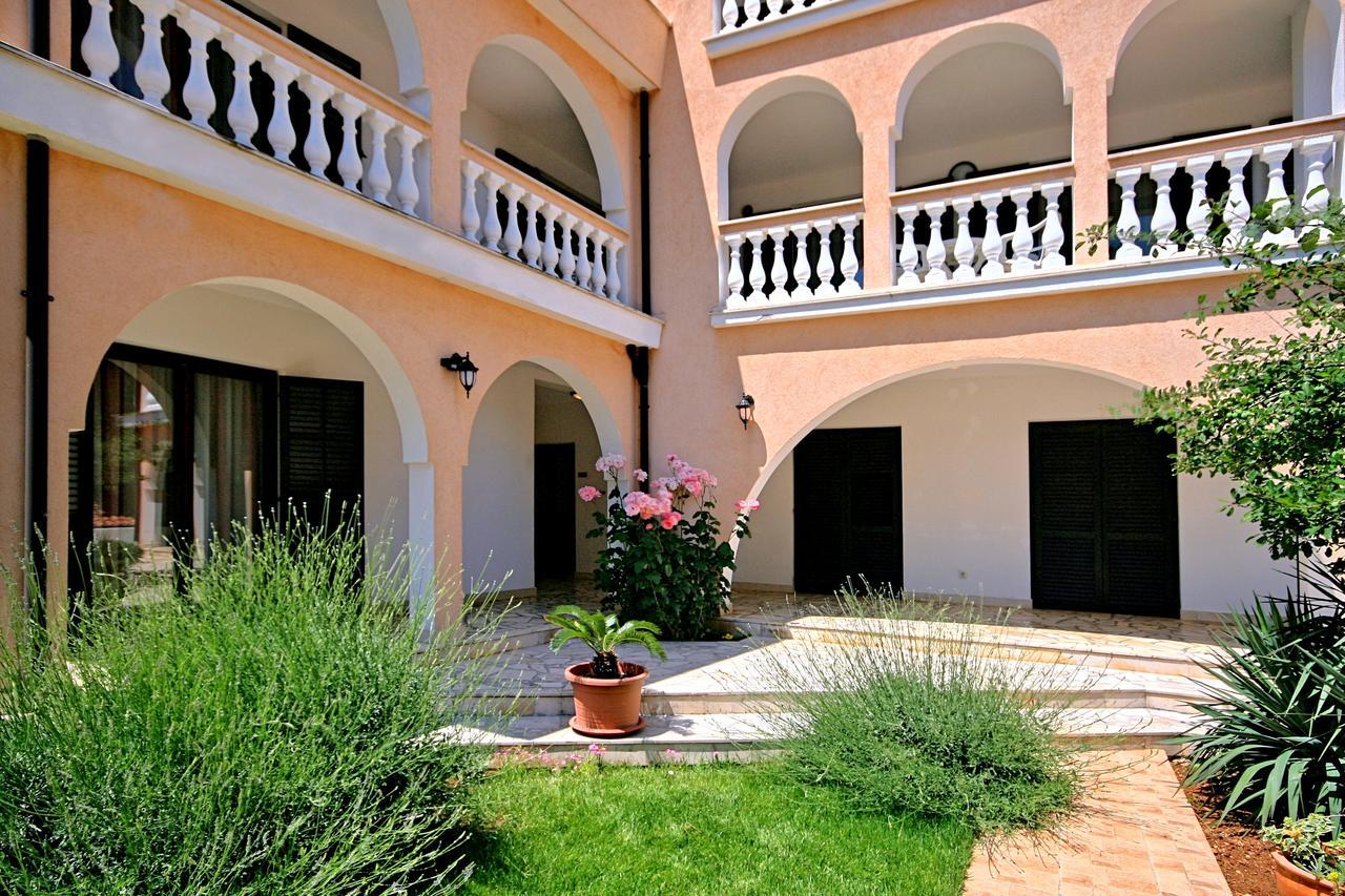 Sun Palace Residence Premantura Exteriér fotografie